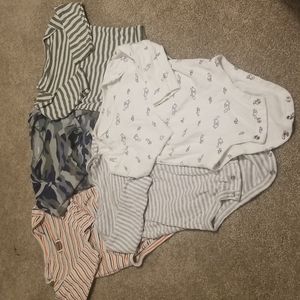 Onesie bundle of 5 Size 9 months